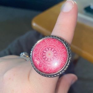 Magnabilities ring with changeable pendents